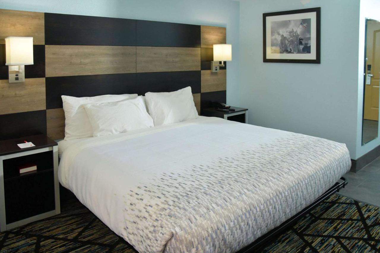 Clarion Pointe Jacksonville Near Camp Lejeune Экстерьер фото