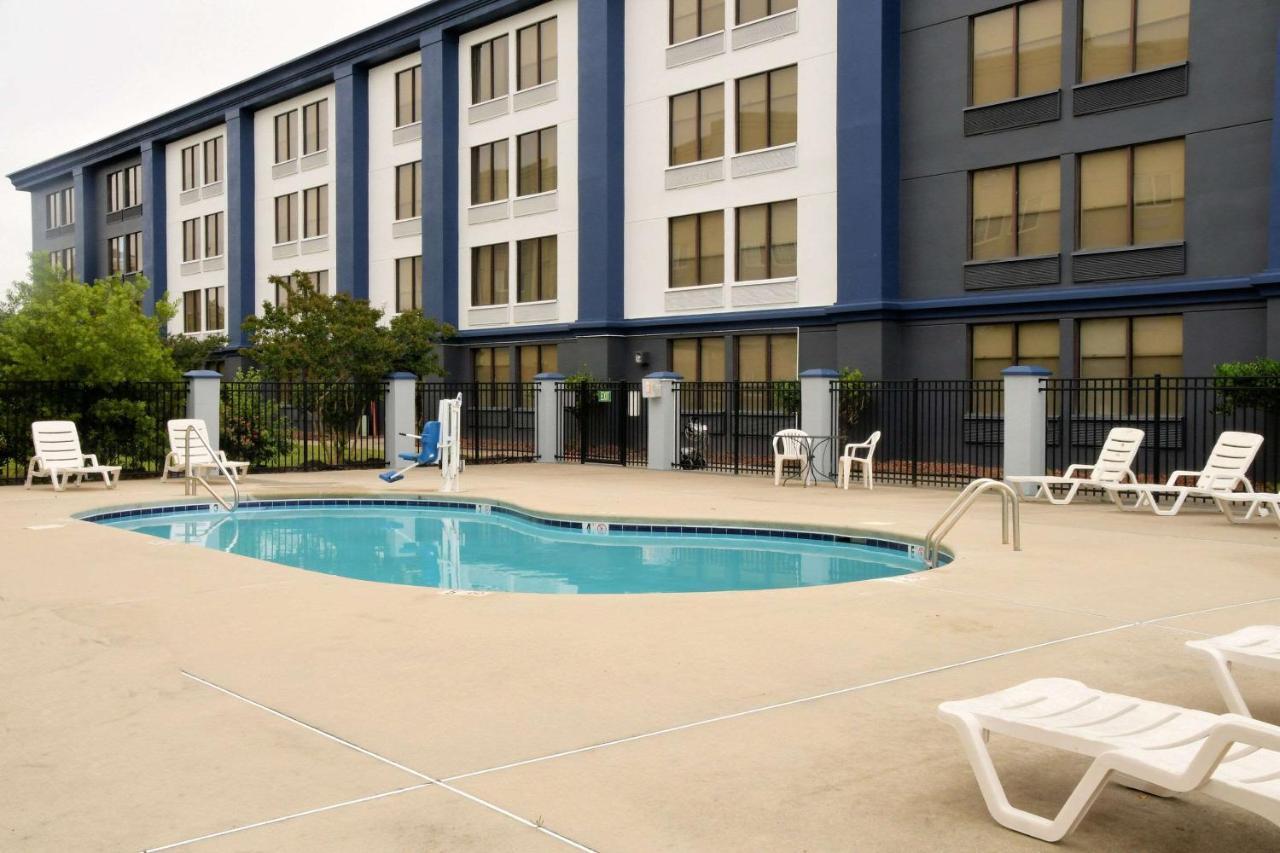 Clarion Pointe Jacksonville Near Camp Lejeune Экстерьер фото